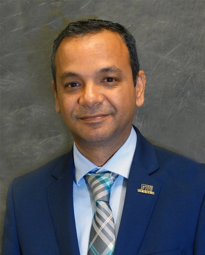 Arif Sarwat headshot